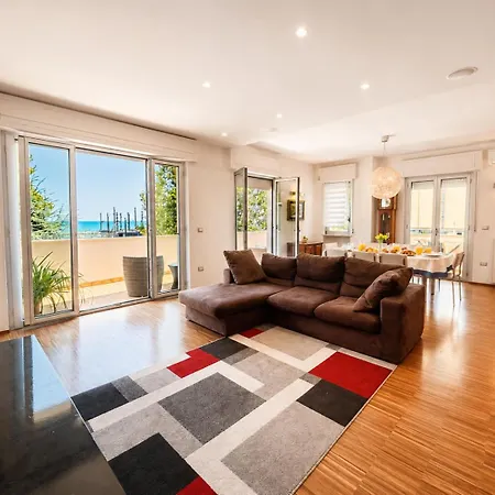 Alcyone 261 Seafront - Fronte Mare Con Balcone Vista Mare, 2 2 Bagni, Posto Auto Apartment Francavilla Al Mare