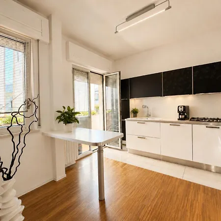 Alcyone 261 Seafront - Fronte Mare Con Balcone Vista Mare, 2 2 Bagni, Posto Auto Lägenhet