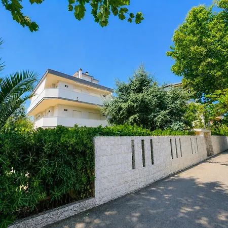 Apartment Alcyone 261 Seafront - Fronte Mare Con Balcone Vista Mare, 2 2 Bagni, Posto Auto *
